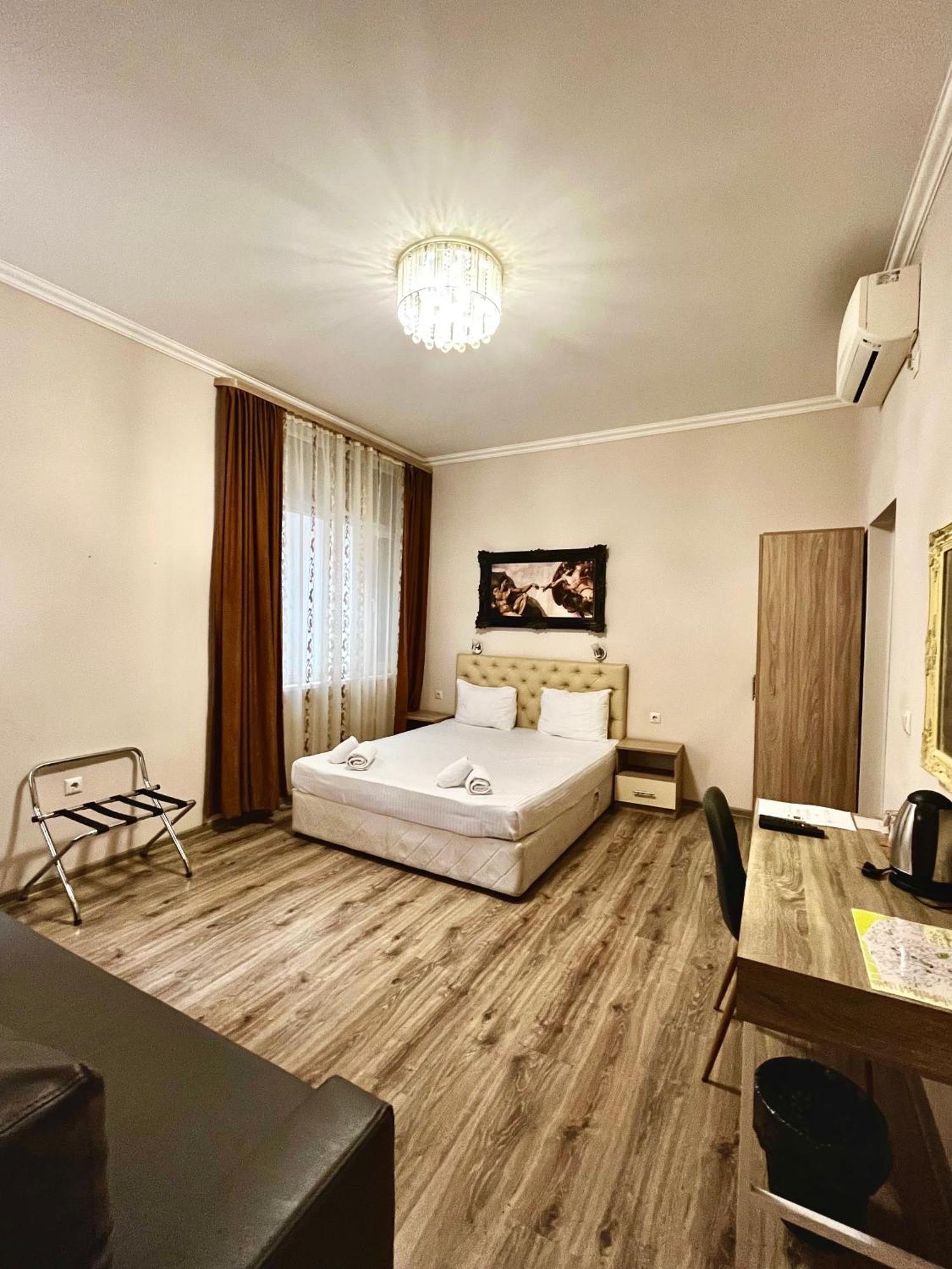 Damyanov House Hotel คาซานลัก ภายนอก รูปภาพ