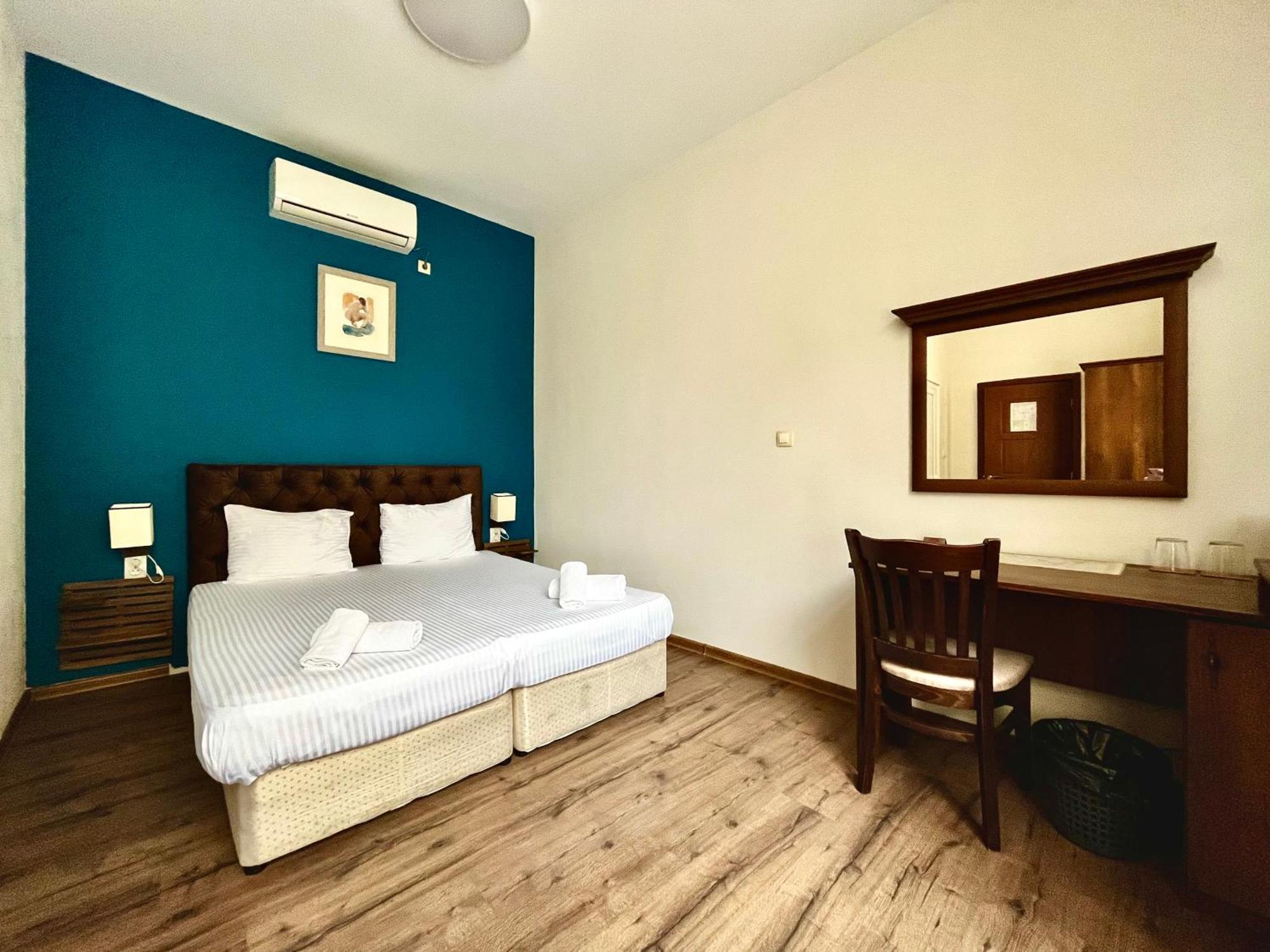 Damyanov House Hotel คาซานลัก ภายนอก รูปภาพ