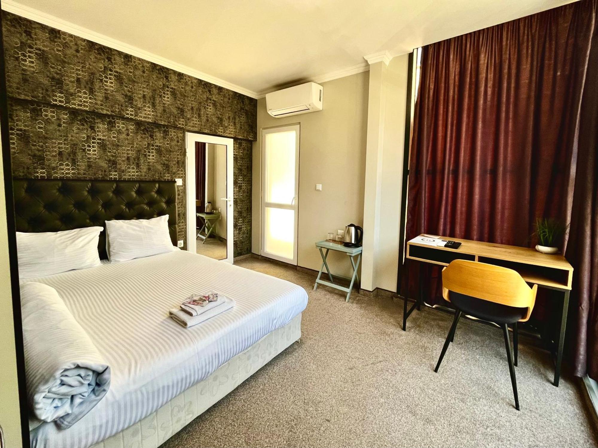 Damyanov House Hotel คาซานลัก ภายนอก รูปภาพ